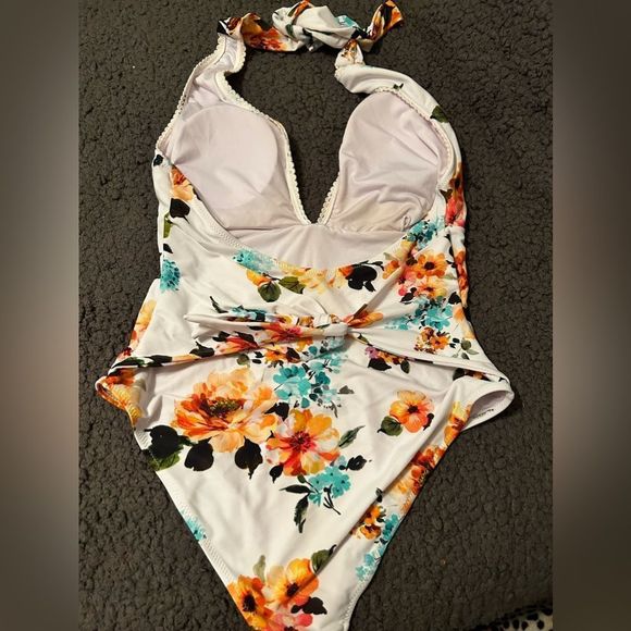 COPY - Floral halter top one piece swimsuit - Picture 3 of 3
